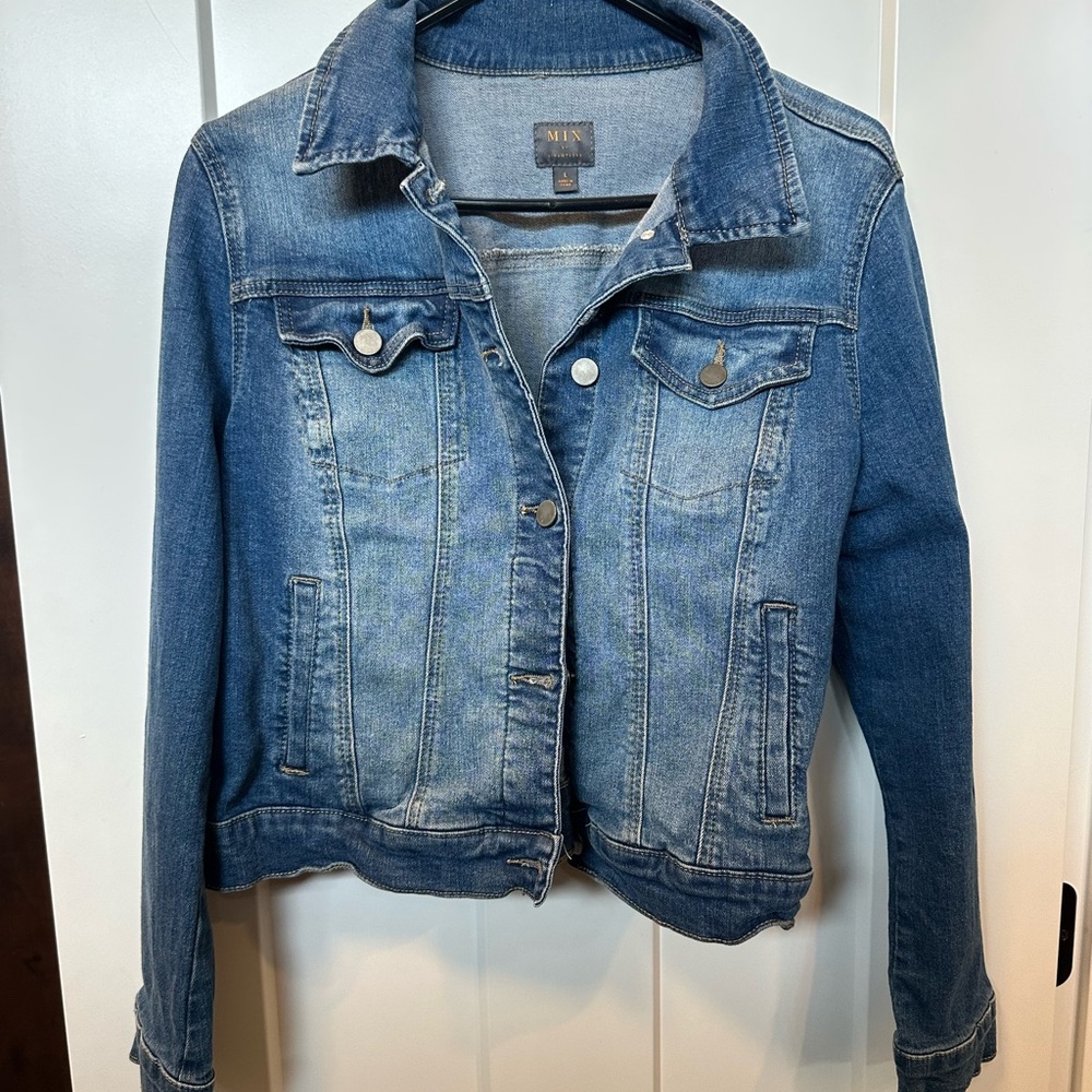 Classic Blue Jean Jacket with Stretch